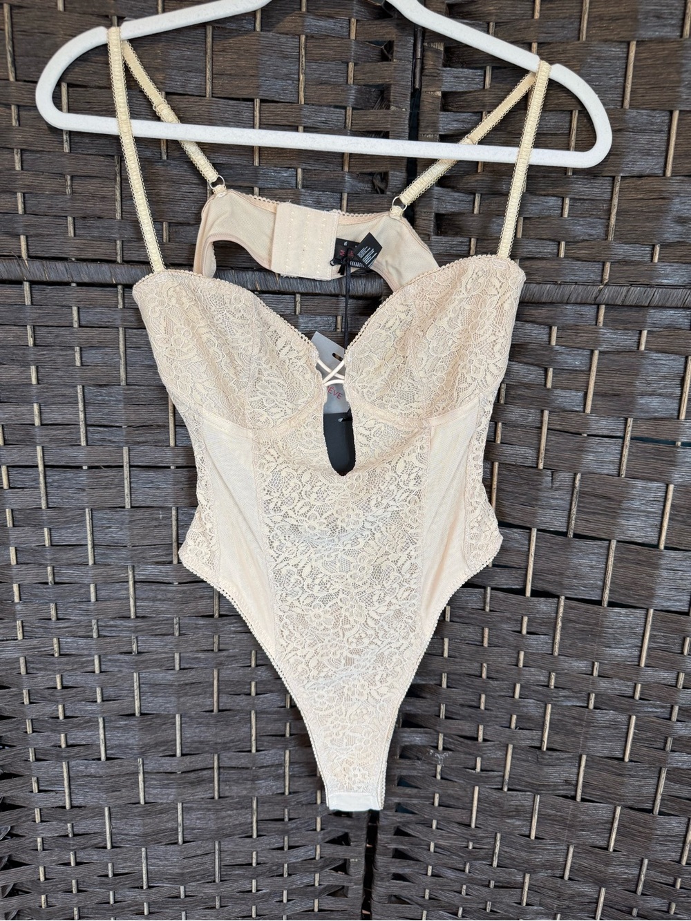 *NEW*Sz M*Elle Macpherson*Body "Edge" Bodysuit